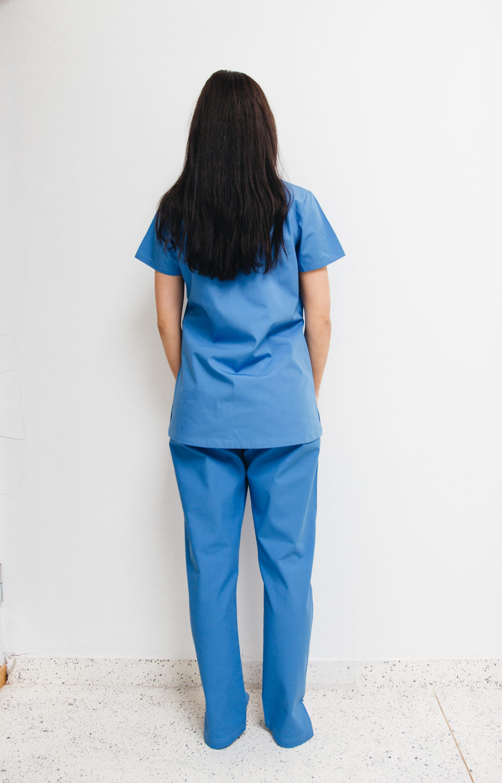 Women scrub set blue Y-neck - Image 3